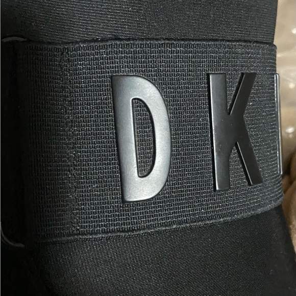 From DKNY, the Cosmos Logo‎ 3” Hidden Wedge Sneaker Slip On street style Sz 9.5M - Picture 13 of 15